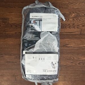 New In Bag  7 A.M. Enfant Stroller Blanket 212 Evolution in Dark Gray & Plush